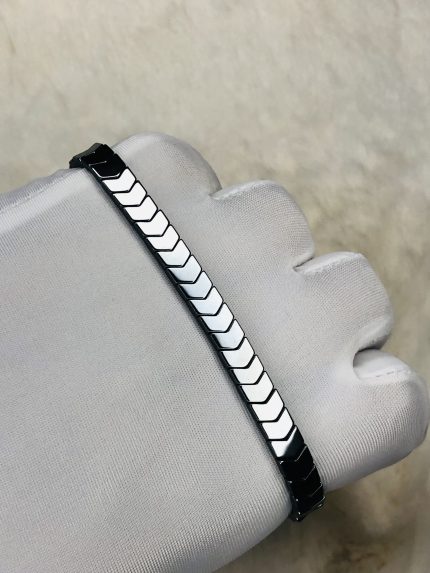 Digital, analog, or smart bracelate